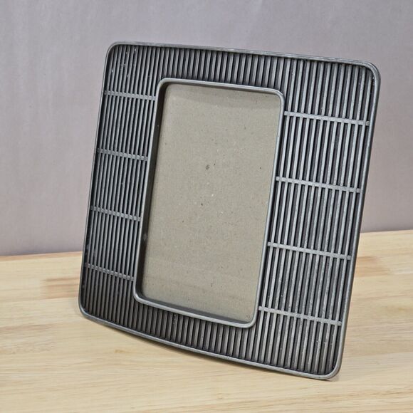 Umbra Design Tom Vincent Metal Vent 306234-410 4X6 Nickel Photo Picture Frame - Picture 3 of 13